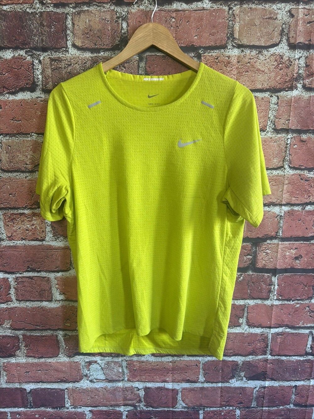 Nike Men's Dri-Fit Rise 365 Running Training Top Tee CJ5420-308 Bright Cactus M